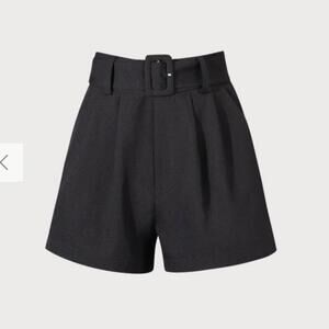 RIHOAS The Black High-waisted Pleated Belted Shorts M